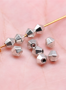 100个/包 4x4x4mm 多色 锌合金材质 小孔珠 ABD-C15060