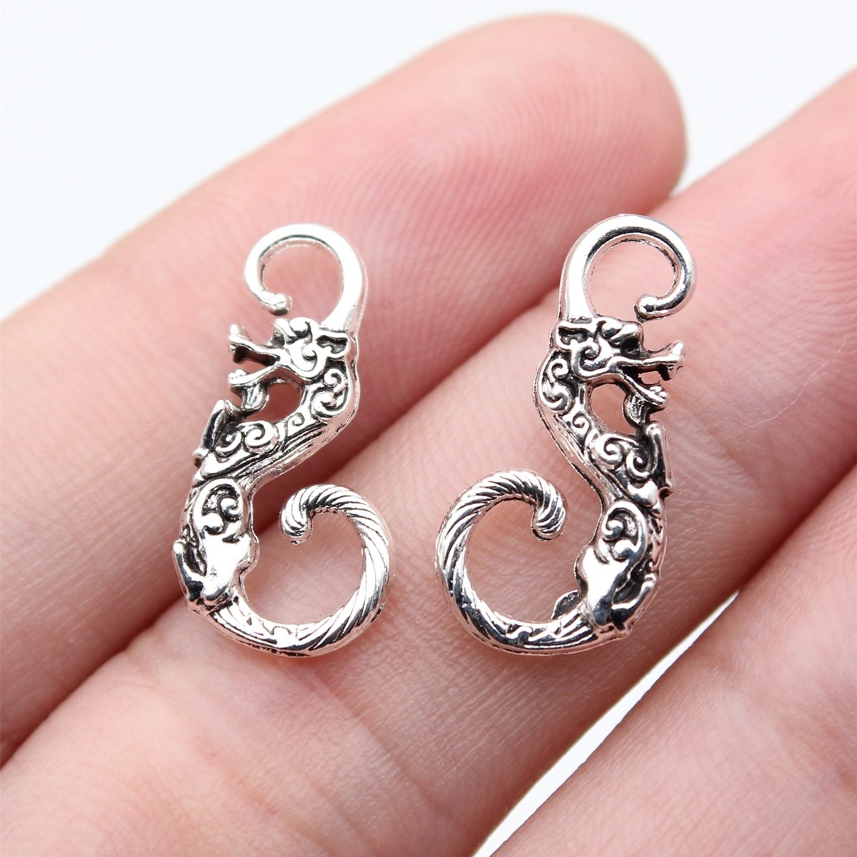 20个/包20x10mm古银色DIY饰品配件中国风龙扣子吊坠,饰品/流行首饰/时尚饰品新,其他DIY饰品配件,淘宝优惠券,粉丝福利购,淘宝优惠卷