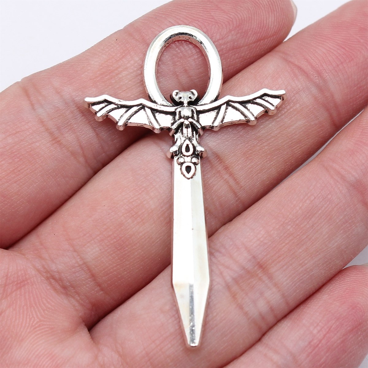 10个/包 50x31mm COSPLAY哥特风蝙蝠长剑十字架吊坠 ABD-C16512