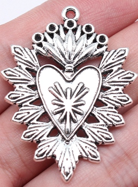 5个/包 44x33mm 古银色锌合金材质 哥特风爱心吊坠 ABD-C16439