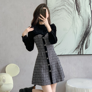 秋冬季实拍设计感小个子长袖时尚风修身金丝绒拼接黑色连衣裙女装