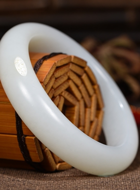 手镯新疆和田玉籽料