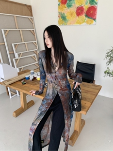 法式复古油画印花网纱长款防晒开衫薄款外套女春夏季外搭修身大衣