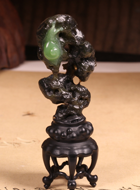 新疆和田玉老坑碧玉俏色蜗牛