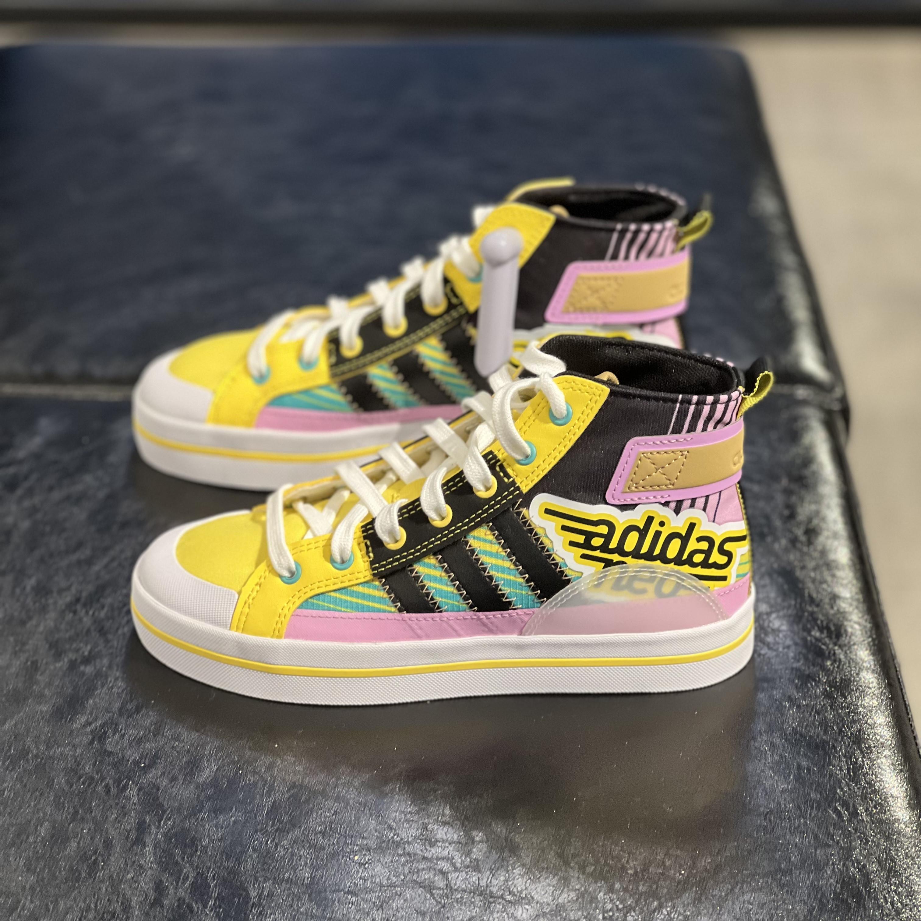 阿迪达斯adidas城市画布新款经典女子高帮休闲运动帆布板鞋gy2185
