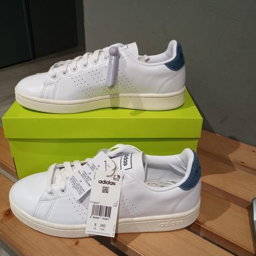 阿迪达斯男子透气皮面休闲鞋板鞋