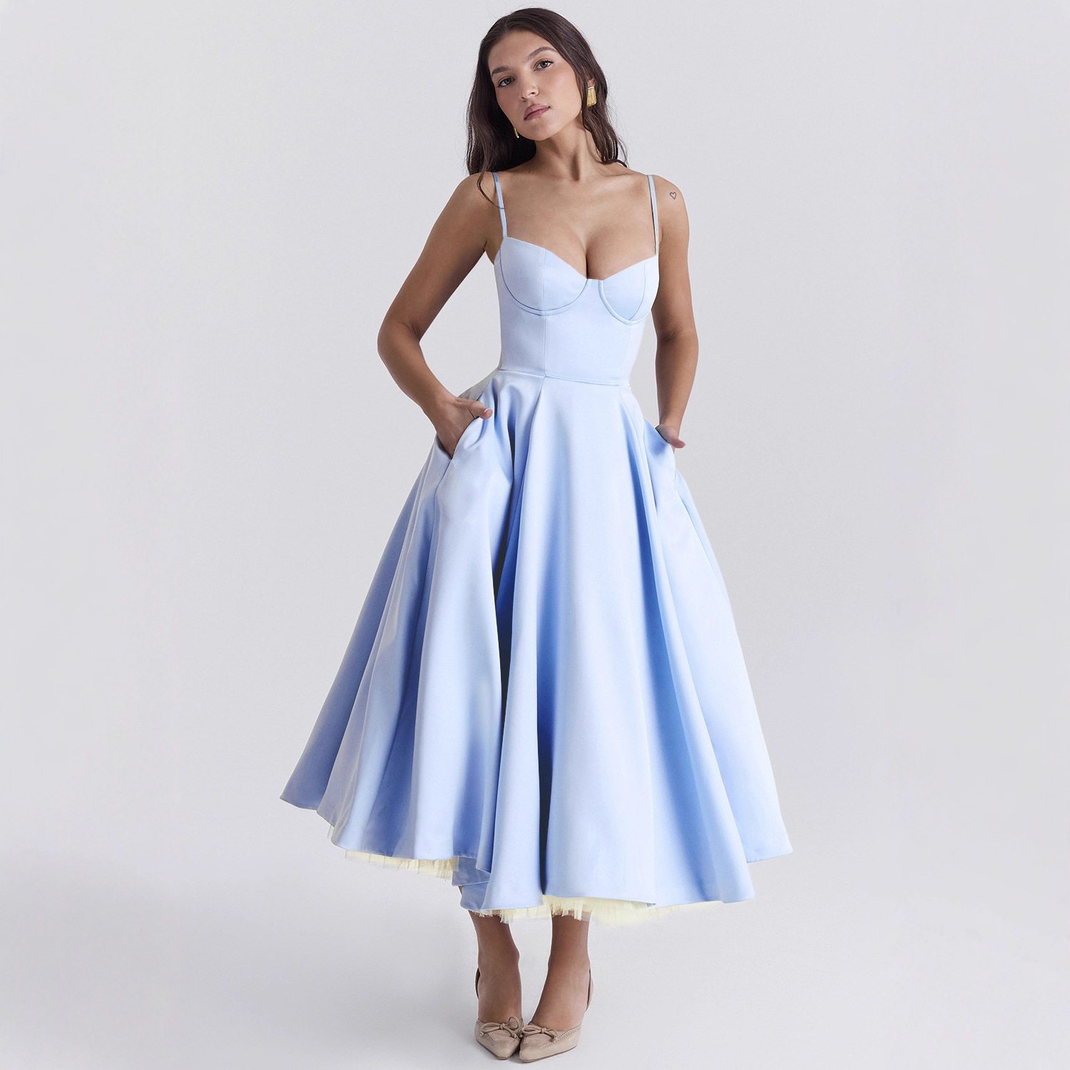 Women Dresses夏季欧美感公主礼服法式网纱大摆双层吊带连衣裙女图片