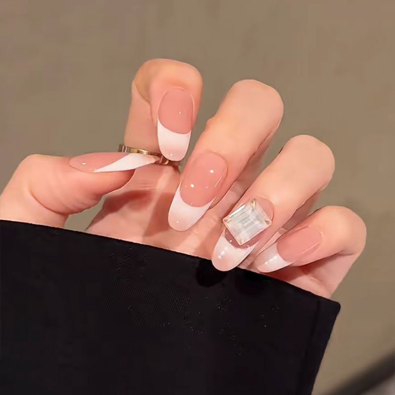 广州草莓奶盖手工定制穿戴甲