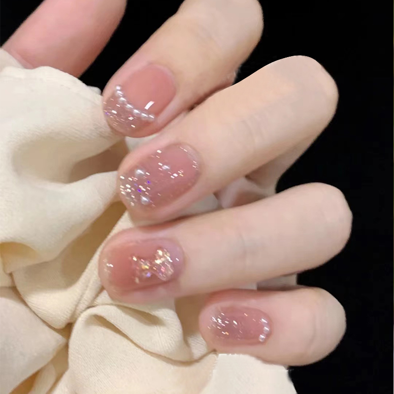 指尖美广州冰透小熊美甲穿戴式