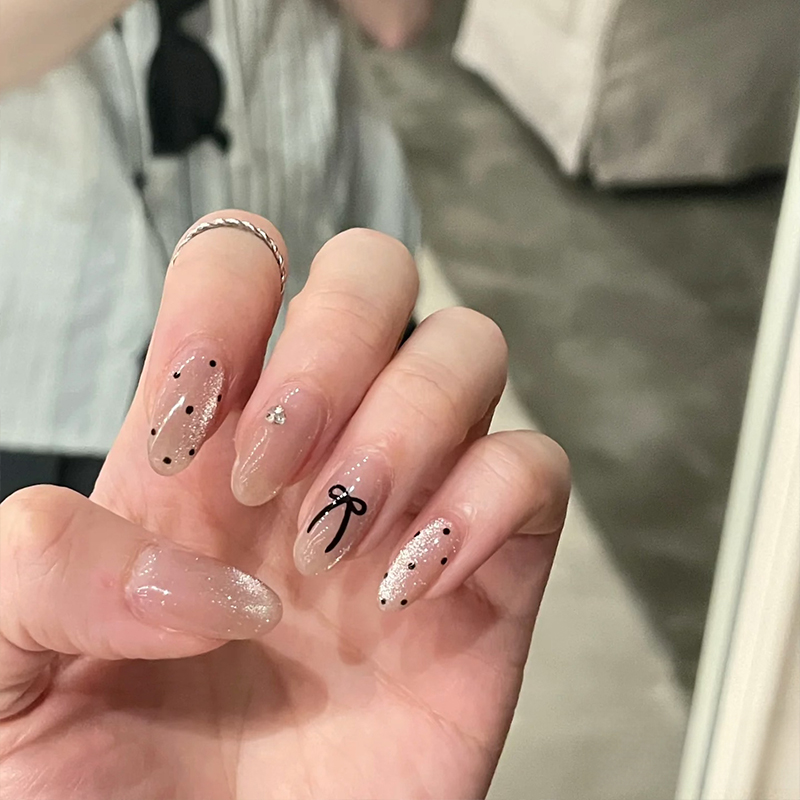 夏日显白甜酷水光猫眼蝴蝶美甲