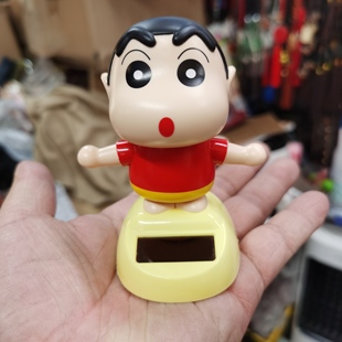 太阳能小新摇身创意汽车摆件网红可爱公仔男女车载车内装 饰用品