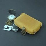 Есть синхронизация с телефоном, кожаные часы из грецкого ореха, коробочка для хранения, стенд, система хранения, USB-флеш-накопитель для ключей ручной работы, из натуральной кожи