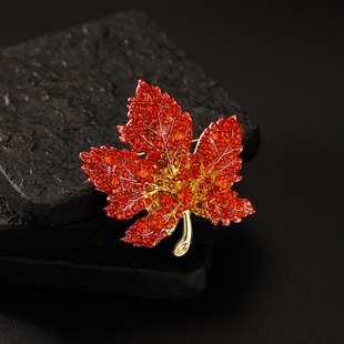 枫叶胸针高级感轻奢别针胸花女款2025新款高端精致时尚设计感小众