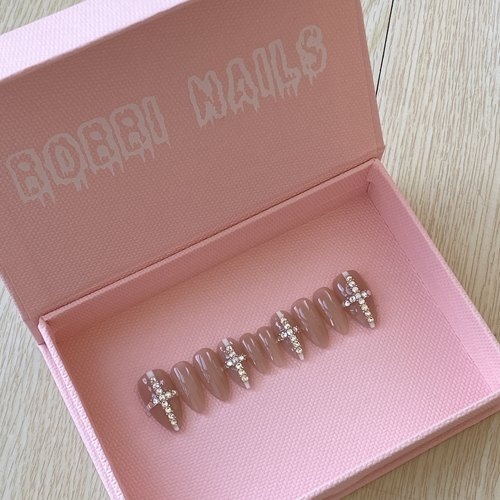 手工制作铂金法式十字架穿戴甲