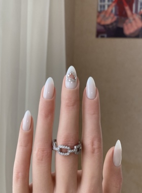 BOBBINAILS欧美乳白镂空爱心华子贴钻简约高级百搭可拆卸穿戴甲