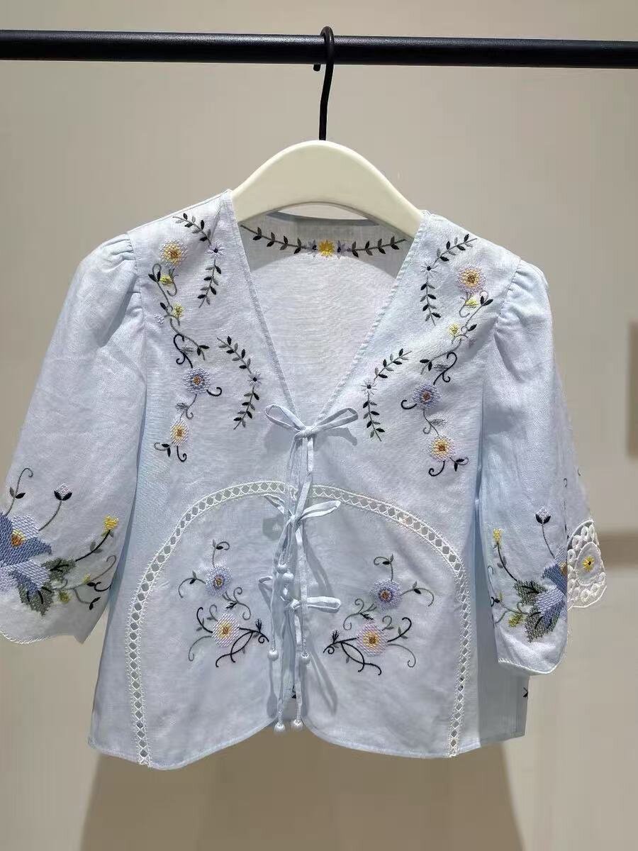 法式小众2026夏季花朵刺绣绑带衬衫女V领短袖百搭上衣