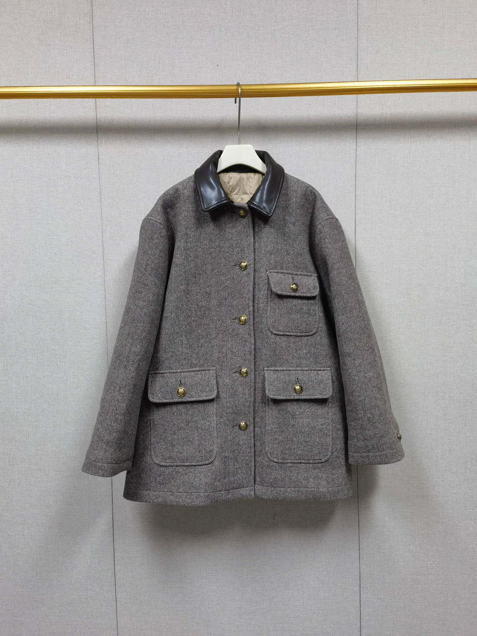 法式小众 2025秋冬斜纹毛呢加厚皮革翻领口袋中长棉服外套女