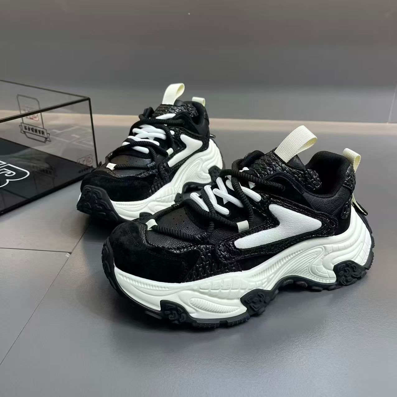 男鞋秋季真皮爆款老爹鞋时尚潮流厚底增高运动休闲鞋擦色做旧潮鞋