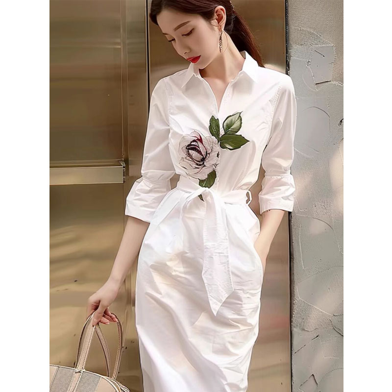 今年流行爆款裙子高级感气质茶歇法式收腰印花白色衬衫连衣裙女夏