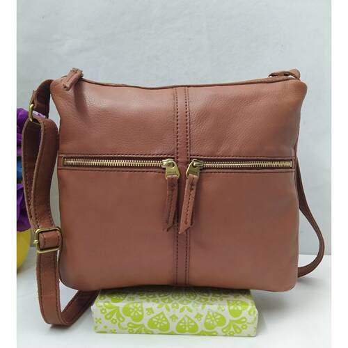 Fossil棕色荔枝皮正面Zipper Pockets斜挎包