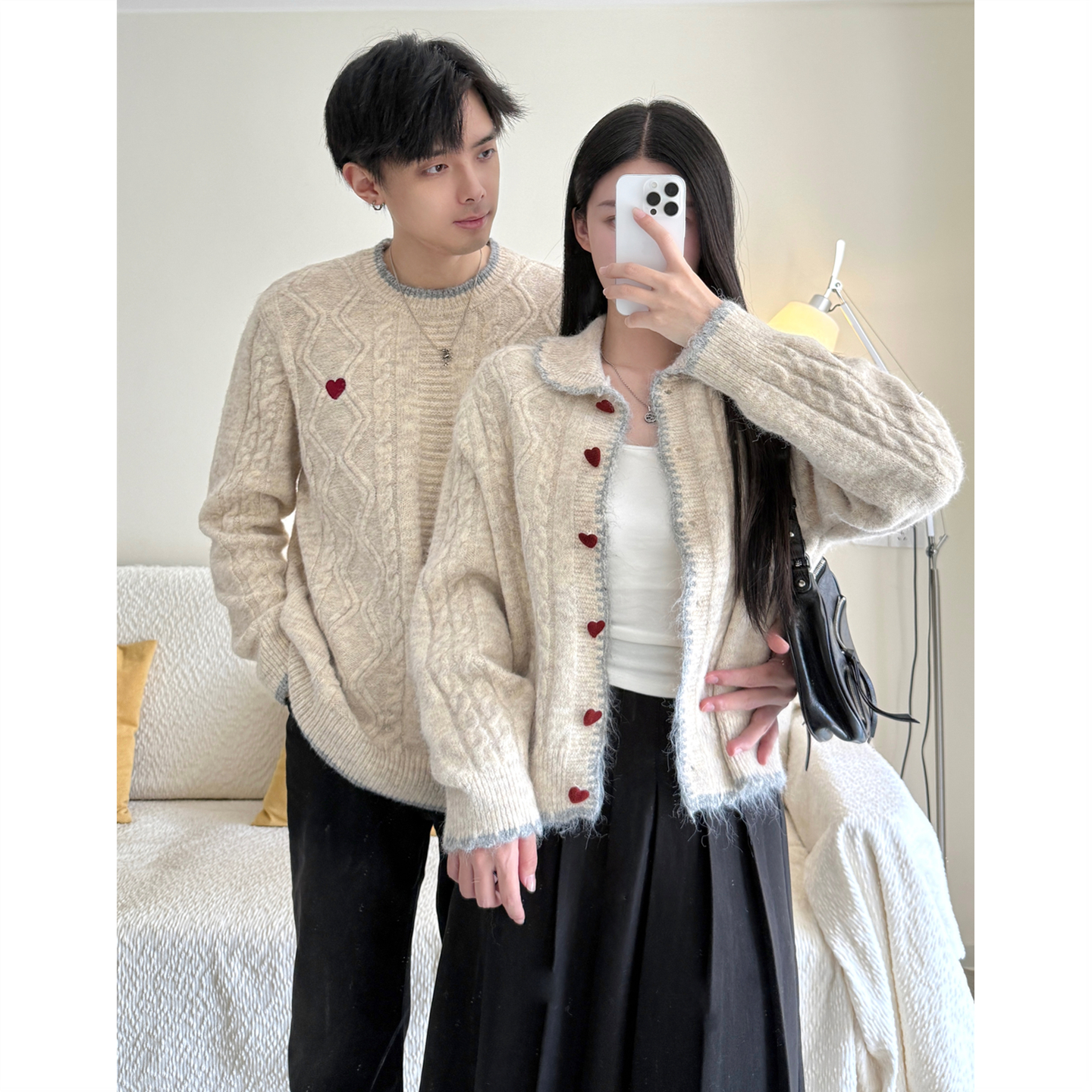 软糯舒服爱心扣子复古翻领毛衣