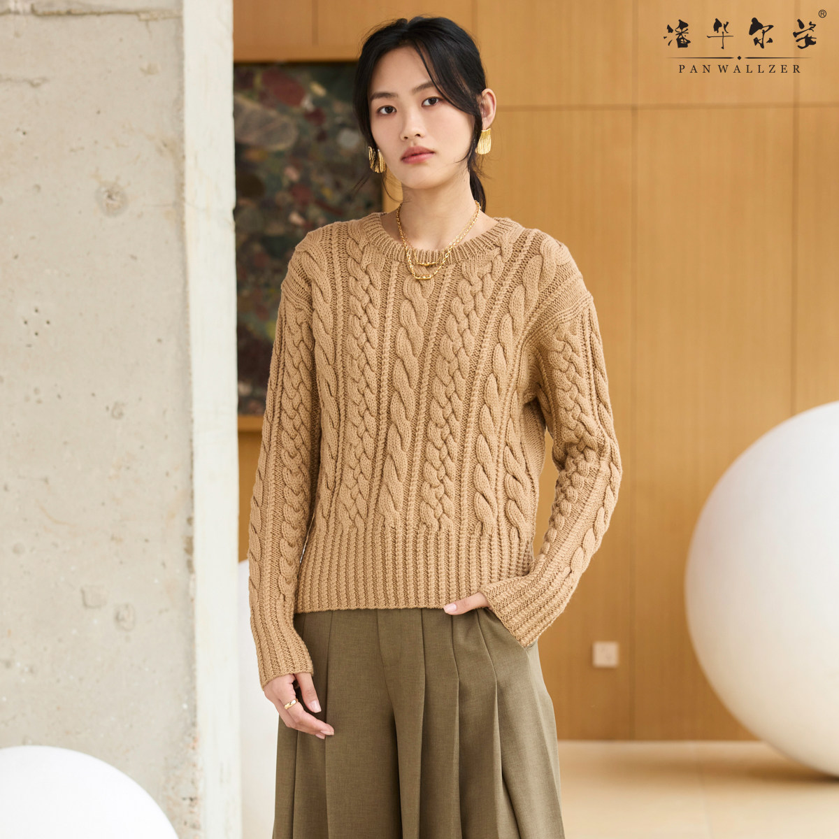 潘华尔姿秋冬新品高奢手工编织毛衣女棒针织麻花精致短款宽松套头