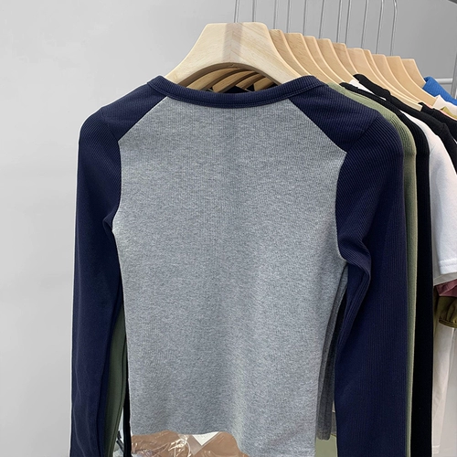 Осенний приталенный короткий базовый приятный телу лонгслив, в западном стиле