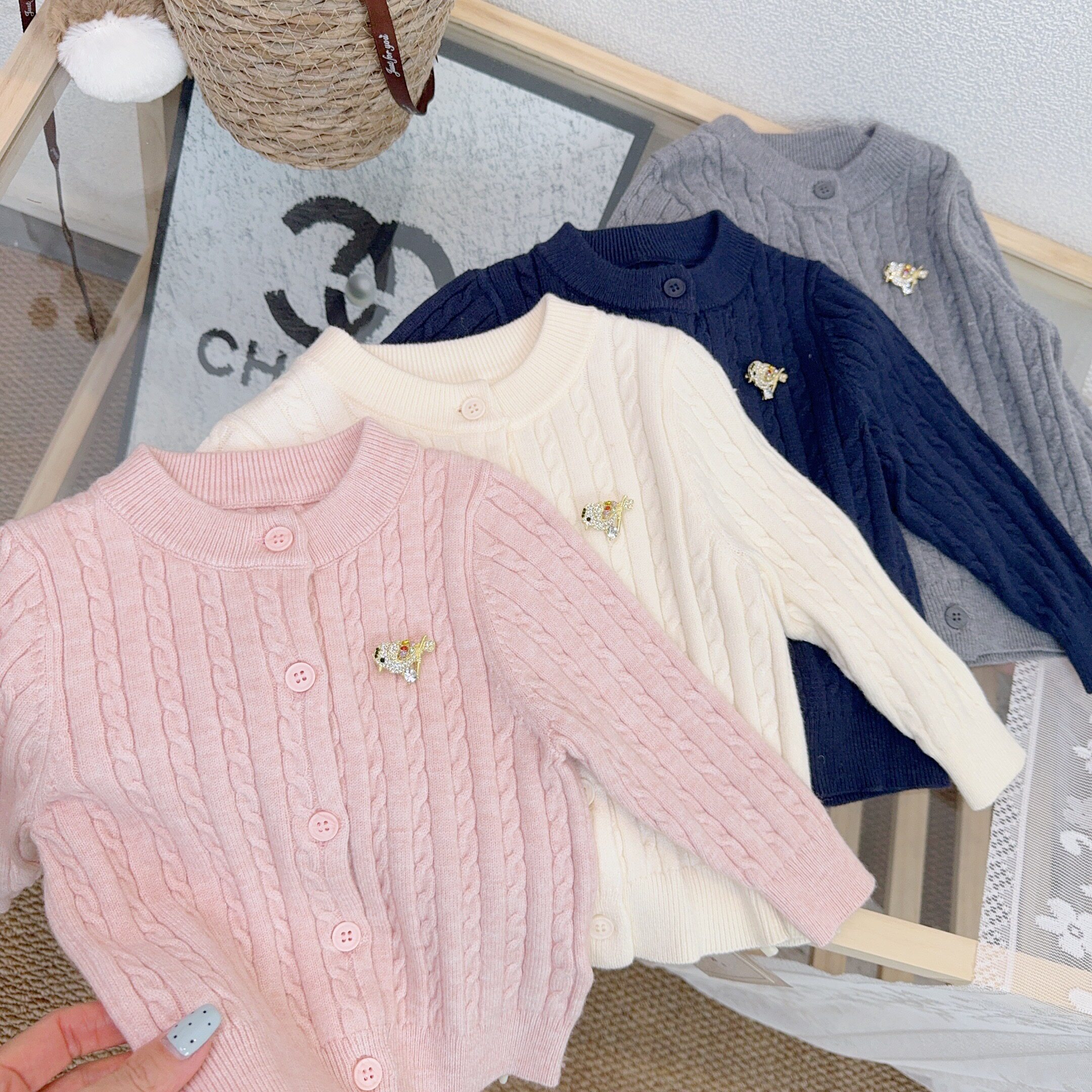 儿童毛衣开衫2026春季新款外套时尚卡通针织衫女童休闲麻花毛线衣