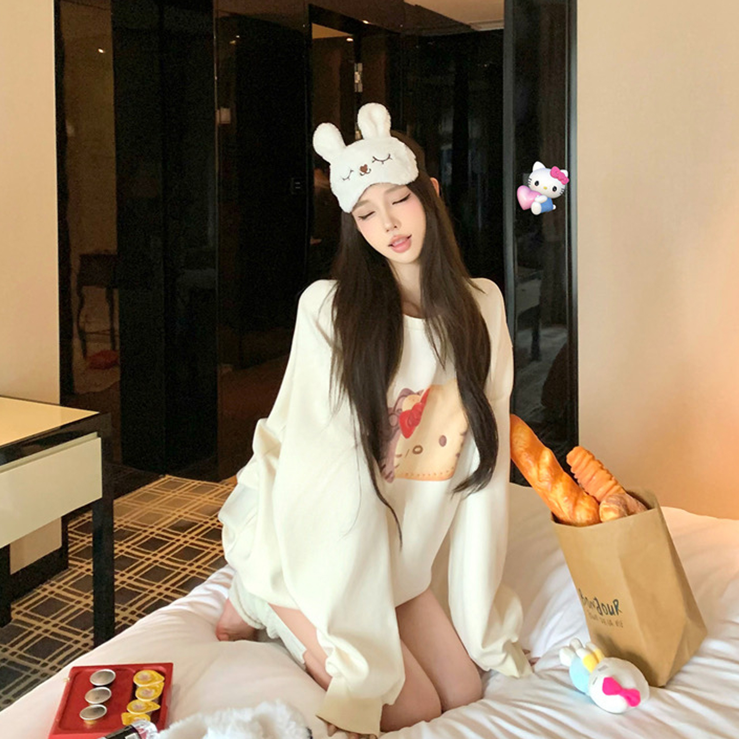 卡通印花宽松白色长袖卫衣上衣女