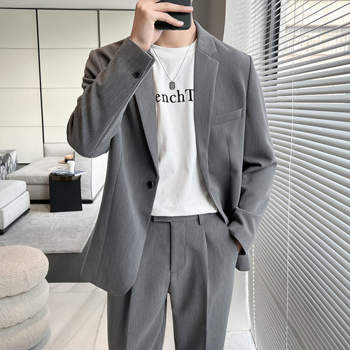 微宽松西服搭配修身西裤一套装潮