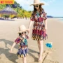 Bãi biển mùa hè cha mẹ và con phù hợp với một gia đình ba phụ nữ ăn mặc bên bờ biển kỳ nghỉ hè 2019 - Trang phục dành cho cha mẹ và con quần áo cho bé