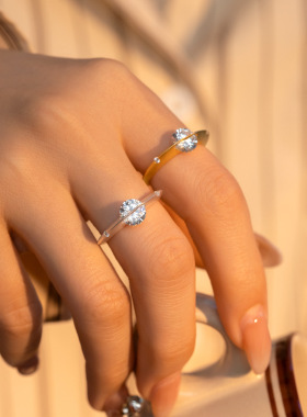 s925通体纯银磨砂星球可旋转指环小众设计轻奢高级感莫桑钻石戒指