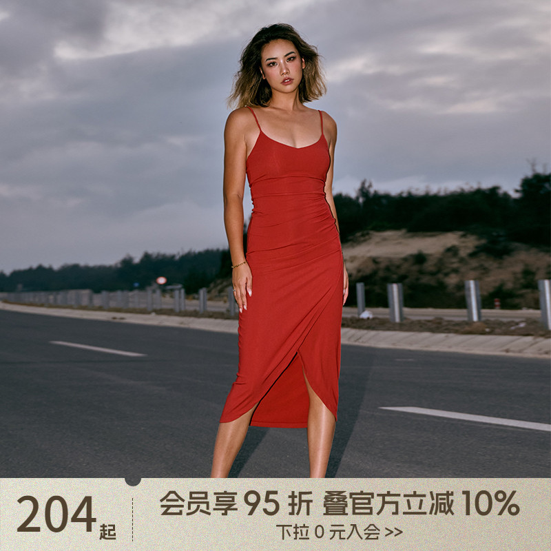 ALPHAGYM带胸垫修身吊带连衣红