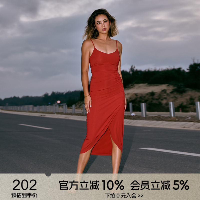 ALPHAGYM带胸垫修身吊带连衣红