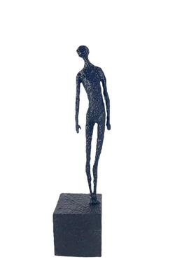 现代简约创意金属抽象人物摆件样板间展厅家居客厅玄关柜软装饰品