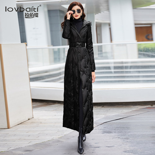 黑色超长羽绒服修身气质