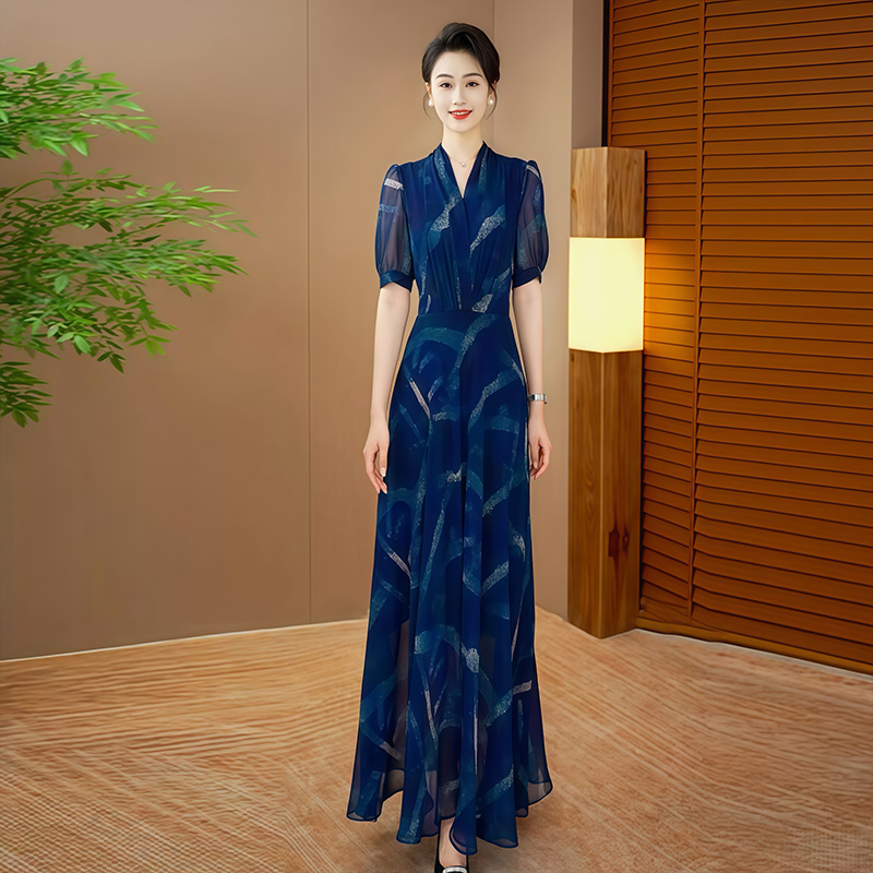 藏蓝色长款连衣裙女2025夏季新款气质高级感显瘦长裙V领大摆裙107