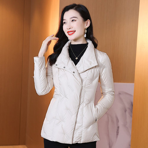2023冬季轻盈保暖短款羽绒服