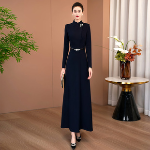 蓝色长款裙子冬装高级感2025新款今年流行爆款气质显瘦连衣裙104