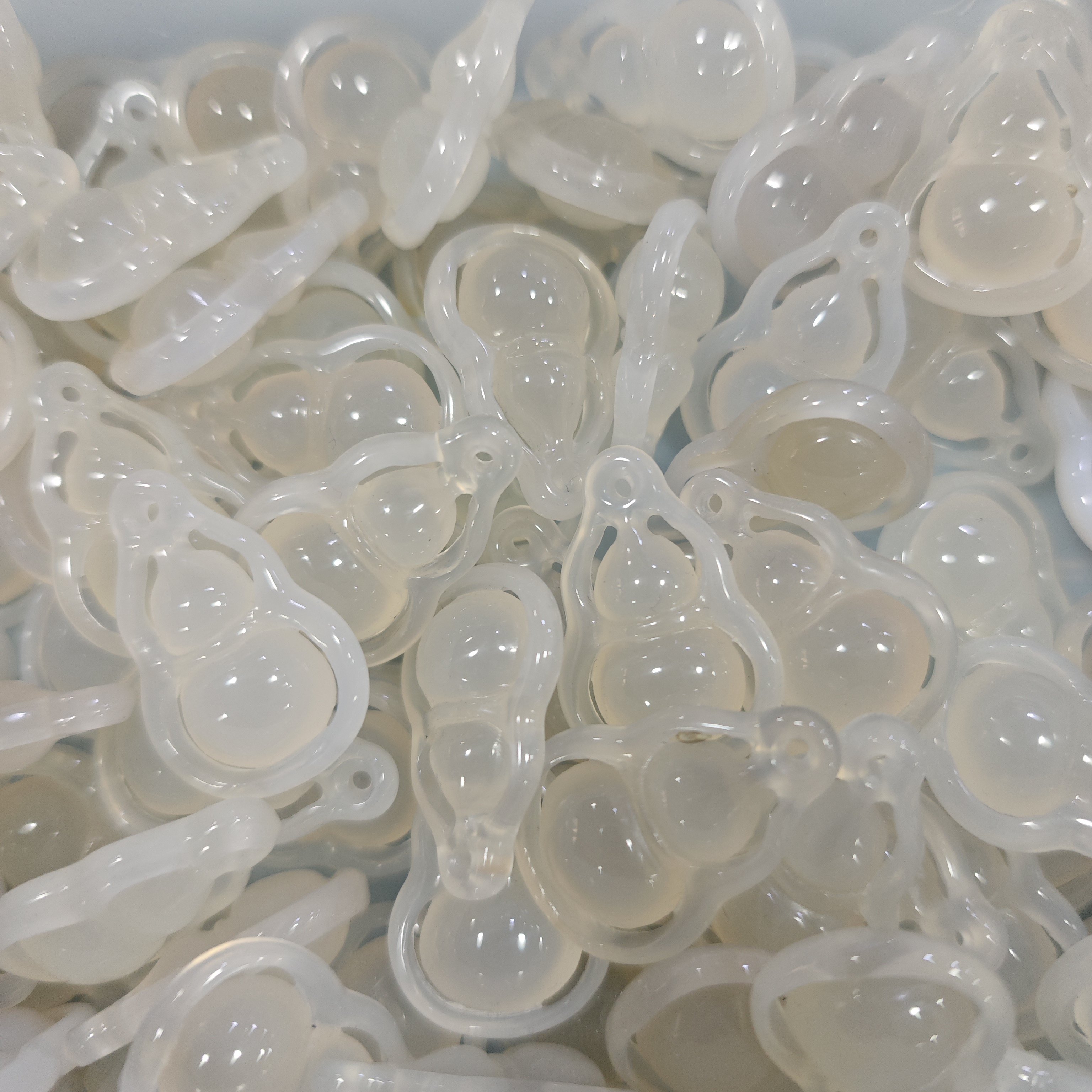 玛瑙冰种福禄寿葫芦吊饰