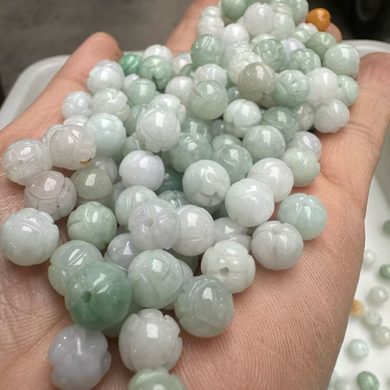 纯天然缅甸翡翠A货豆种冰莲花8mm