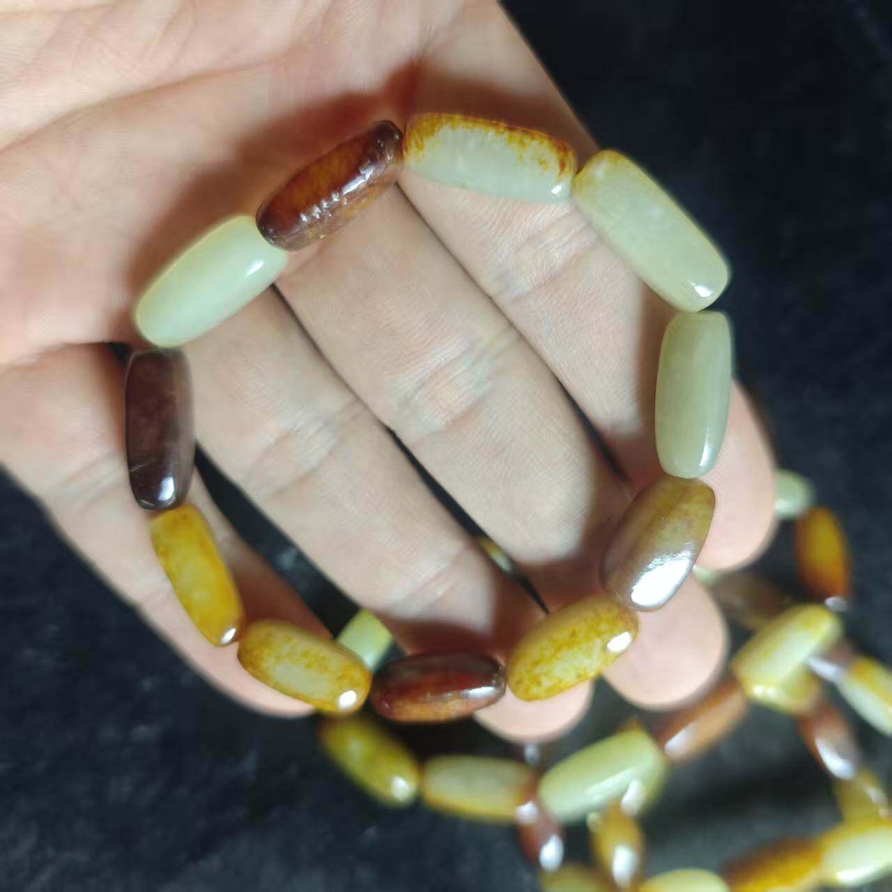 天然和田玉轻奢椭圆米粒桶珠手链