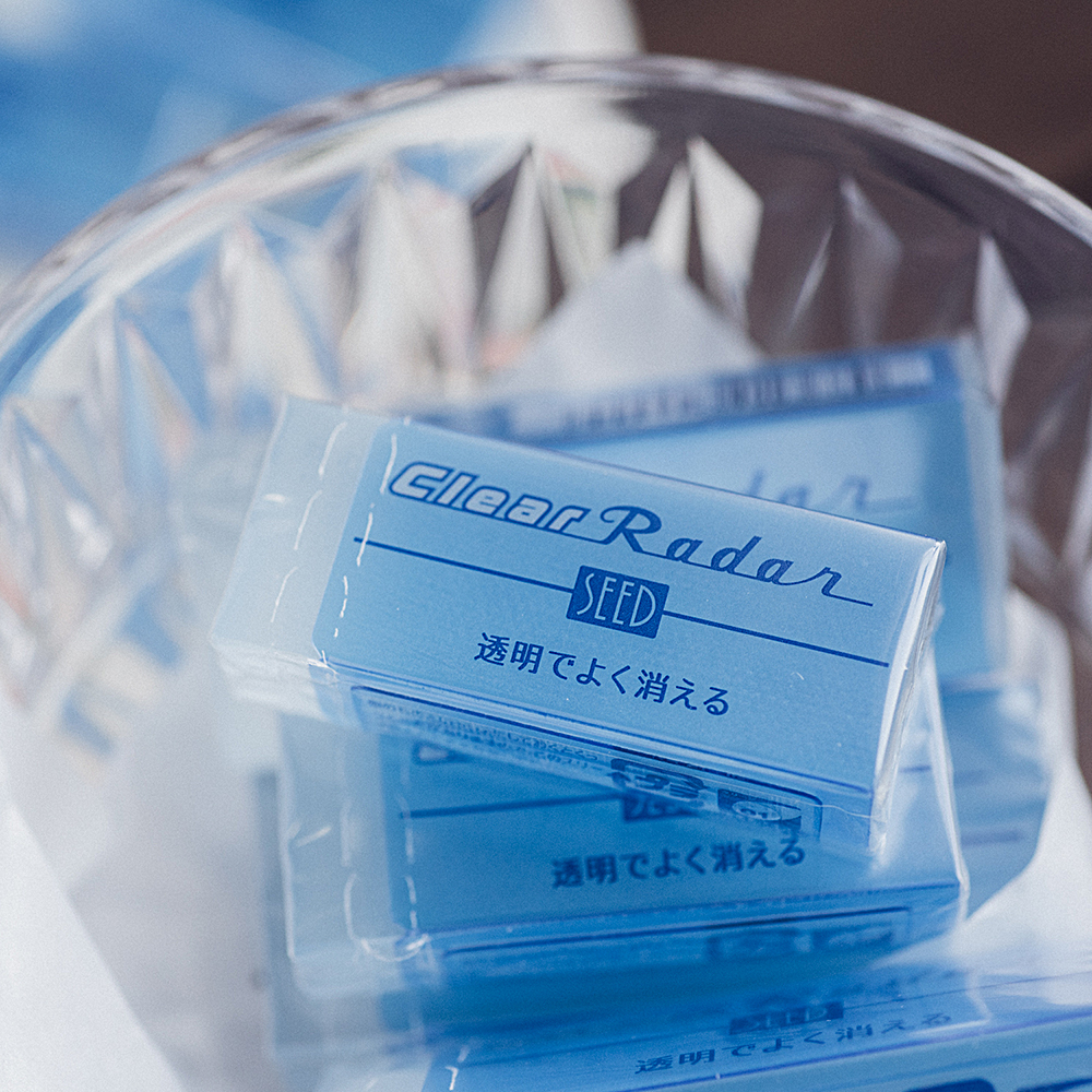 日本透明橡皮擦学生美术绘图干净