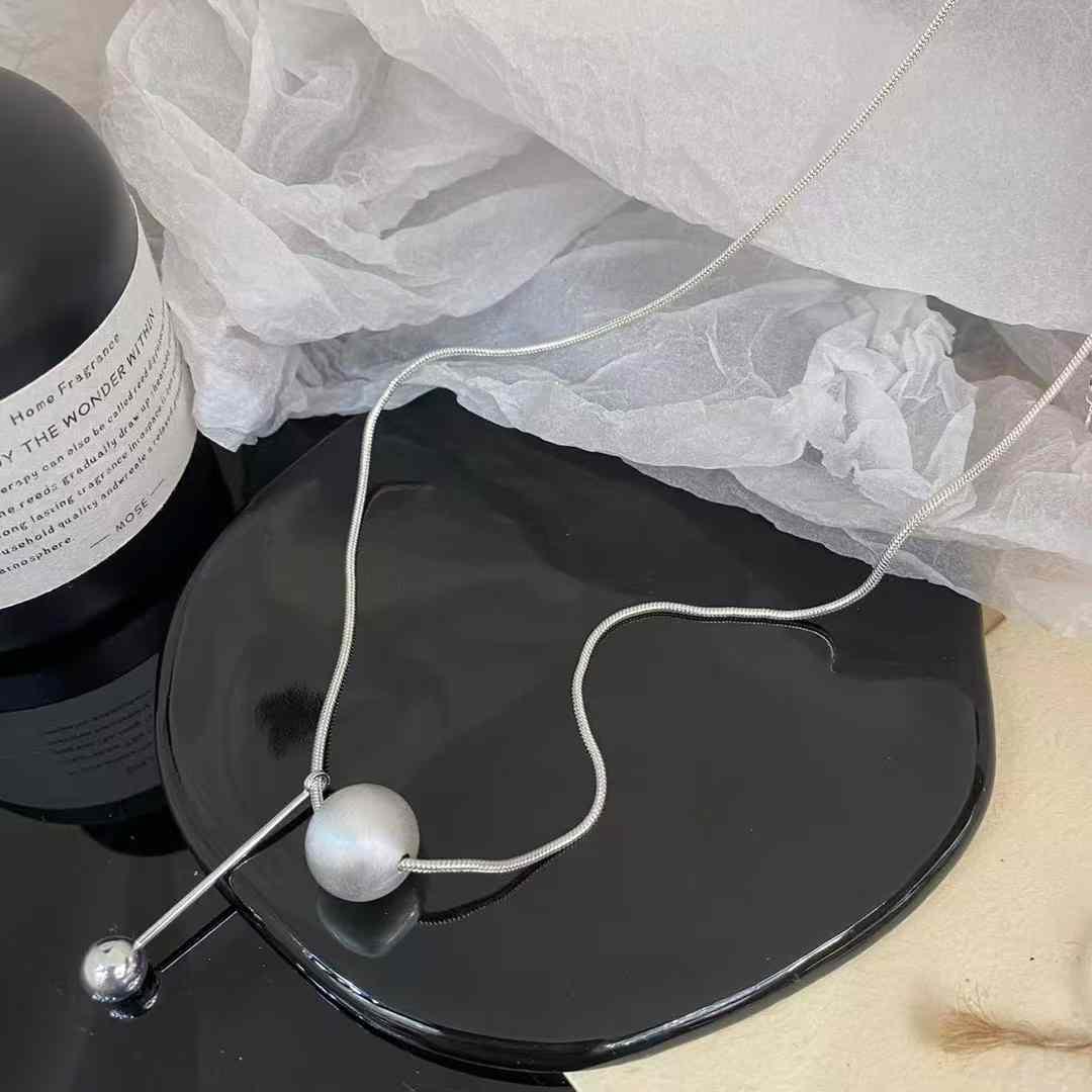 简约珍珠长款毛衣链轻奢高级感可调节百搭蛇骨链抽拉项链秋冬配饰