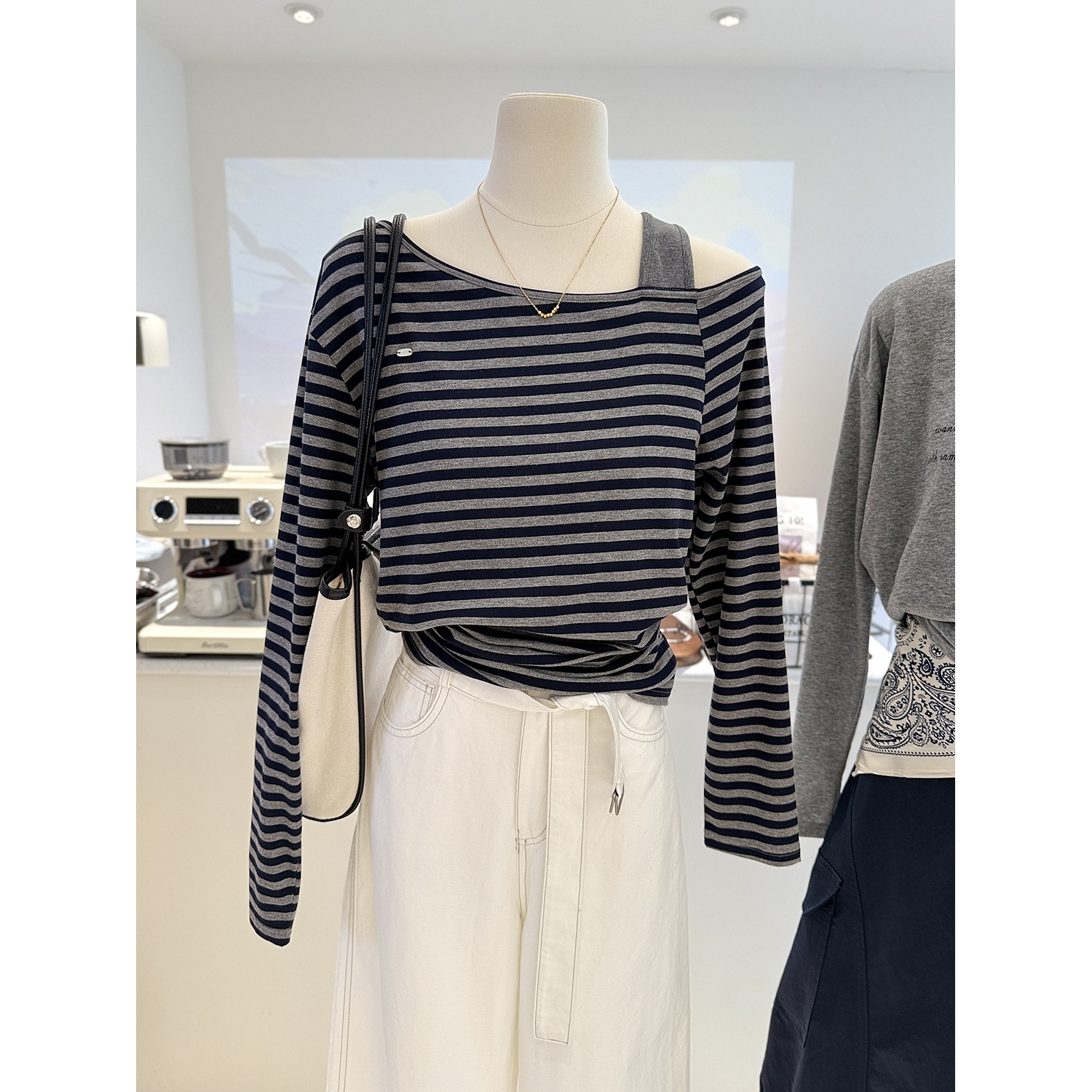 秋季新款韩系复古条纹斜肩长袖T恤女设计感小众露肩上衣打底衫