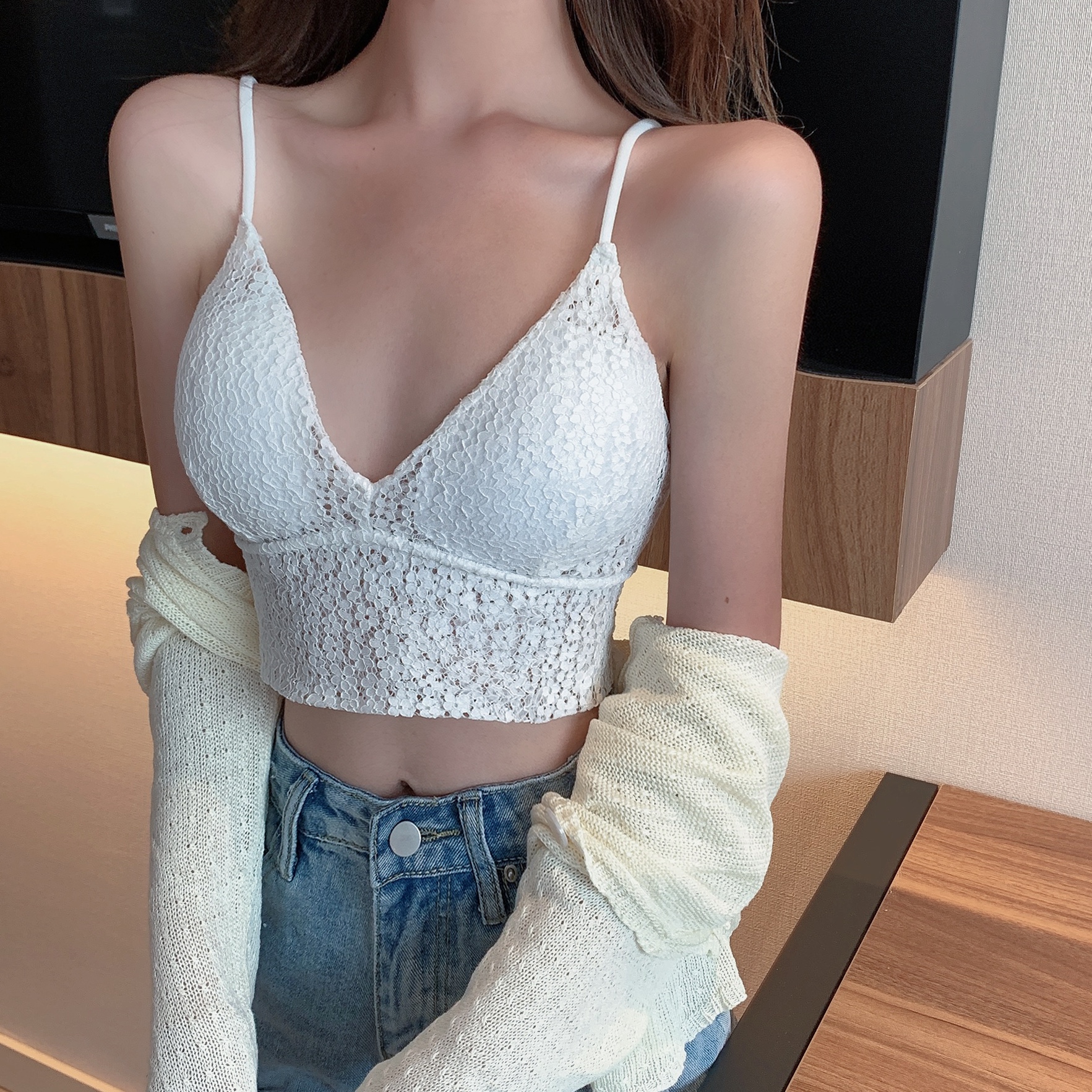 Real price V-neck low chest small suspender vest female summer wear sexy lace show thin top female