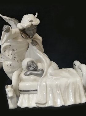 雅致西班牙陶瓷守护天使装饰摆件