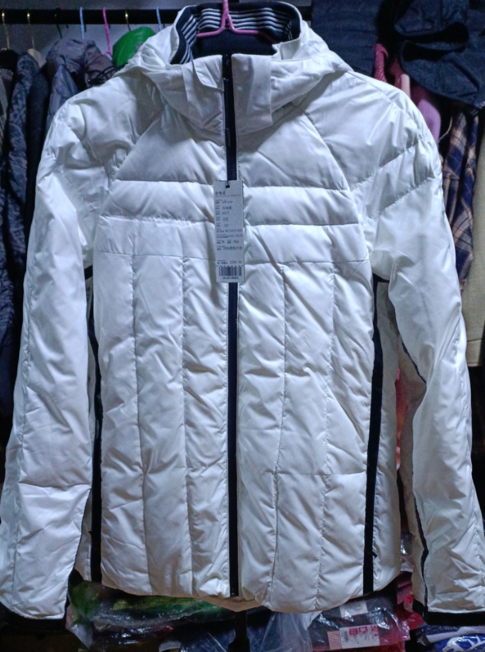 青少年男款羽绒服时尚白色拼接可拆卸连帽90白鸭绒外套挂板撤柜