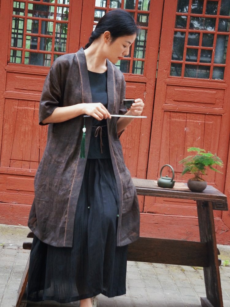 柜中缘咖色苎麻轻薄长罩衫汉服