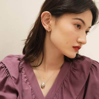 金银拼色几何耳环造型